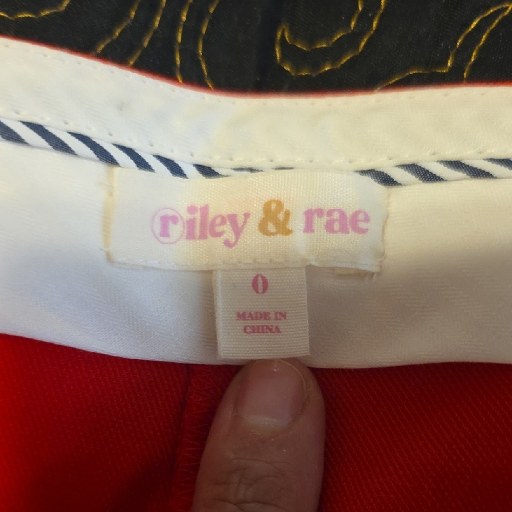 Riley & Rae Red Skinny Pants - Picture 2 of 3